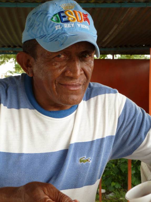 Morador do centro garimpeiro de El Dorado, antes de entrar na Gran Sabana, na Venezuela